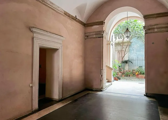 By The Pantheon In The Heart Of Historic Apartament *