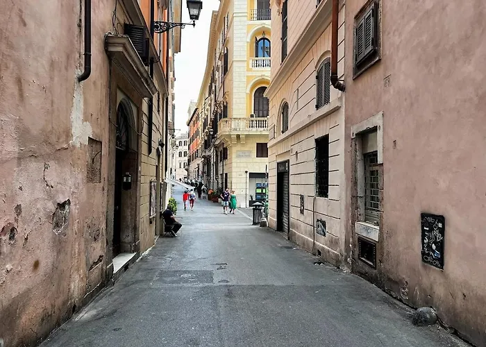 By The Pantheon In The Heart Of Historic * Rzym